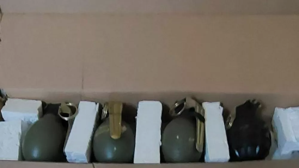 Pri &Scaron;entjurčanu so zasegli &scaron;tiri ročne bombe. 