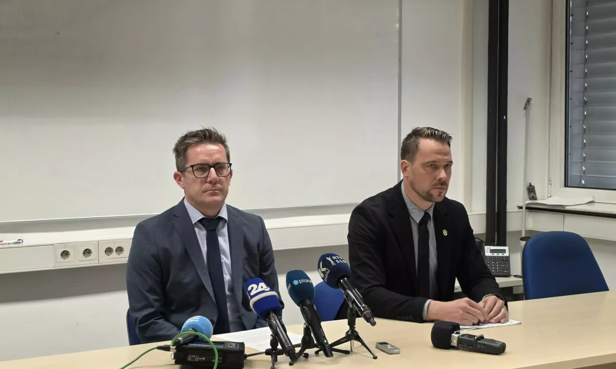 Velika korupcijska preiskava v Sloveniji: 18 osumljenih, zasegli tudi kavč in pralni stroj