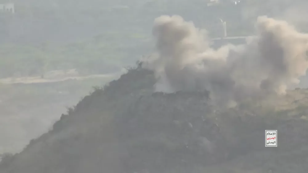 Smoke rises amid what Houthi Military Media says are clashes between Houthi fighters and Saudi-backed Yemeni government forces in a location given as Taiz, Yemen, in this screengrab from a video released October 20, 2026. Houthi Military Media/Handout via REUTERS  THIS IMAGE HAS BEEN SUPPLIED BY A THIRD PARTY VERIFICATION: The location of the footage could not be confirmed Date could not be independently verified No older versions of the video found posted online before October 20