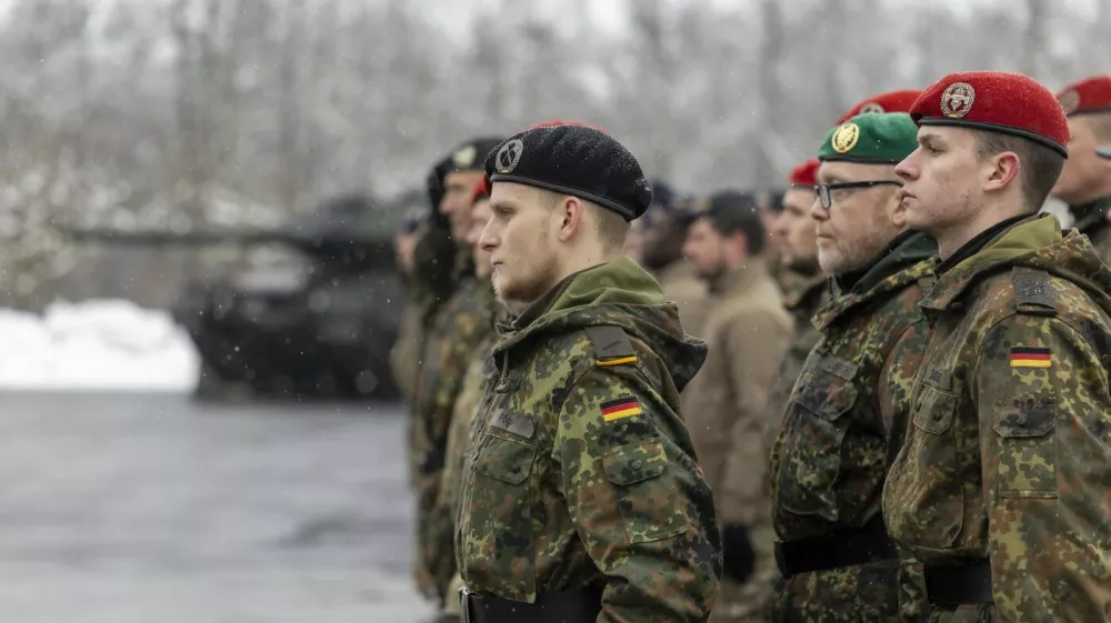 29 January 2026, Bavaria, Veitsh&ouml;chheim: Soldiers at the subordination of Panzergrenadierbataillon 122 and Panzerbataillon 203 to Panzerbrigade 45 "Lithuania". Photo: Heiko Becker/dpa,Image: 1070380036, License: Rights-managed, Restrictions: GERMANY OUT, Model Release: no