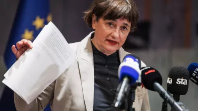 Ljubljana, DZ.Izjava poslanke Levice Natase Sukic o kazenski ovadbi predsednika Demokratov Anzeta Logarja in ozjega vodstva stranke ter ministra Jerneja Vrtovca in Tadeja Ostrca.
