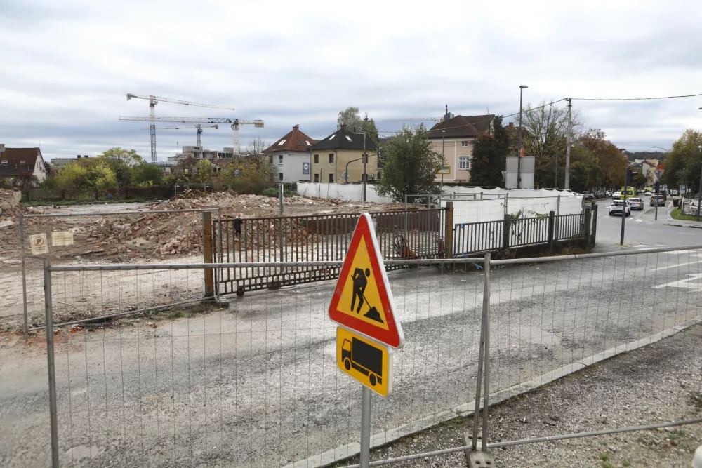 22.10.2026 - Ru&scaron;enje stavb ob Masarykovi cestiFoto Luka Cjuha