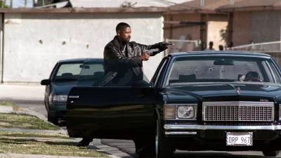 Oskarjevec Denzel Washington in njegovo prevozno sredstvo v filmu Dan za trening, črni chevrolet monte carlo. / Foto: youtube / Foto: Youtube