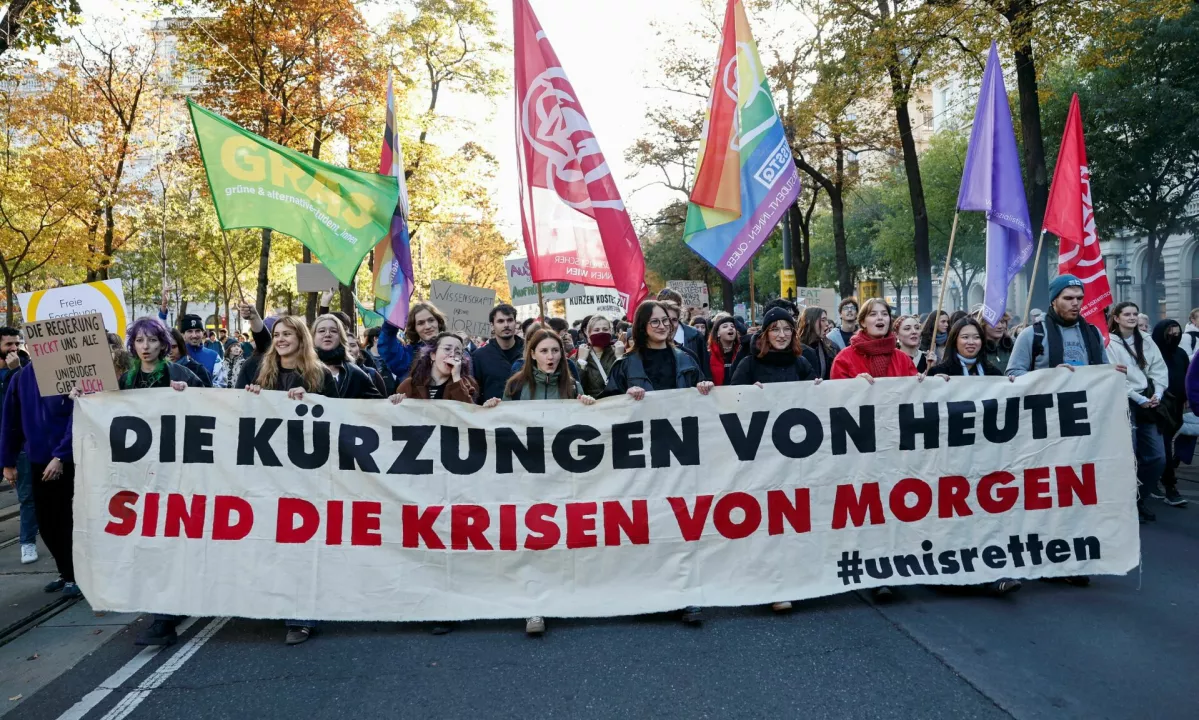 Protesti tudi na Dunaju: študenti zahtevali več sredstev za visoko šolstvo