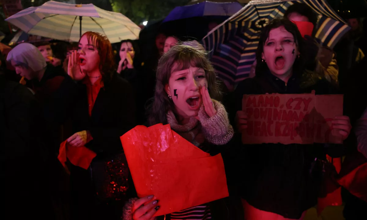 Protestniki v Varšavi in drugod na Poljskem zahtevali omilitev zakonodaje o splavu