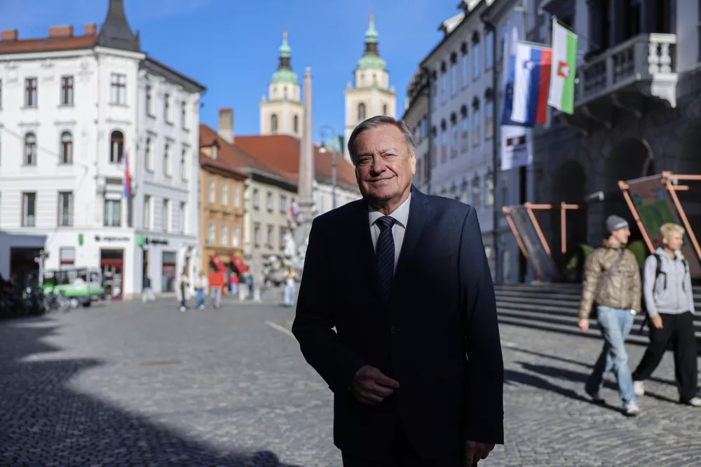 - 26.10.2026 - ljubljanski župan Zoran Janković//FOTO: Jaka GasarOPOMBA: ZA OBJEKTIV - INTERVJU / Foto: Jaka Gasar