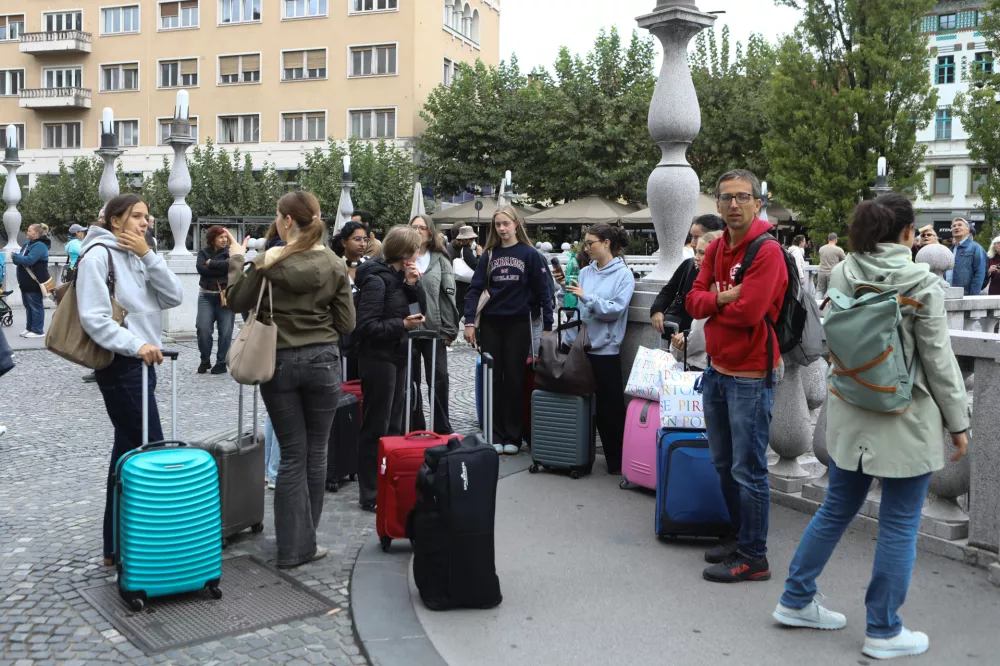21.9.2026 - Turisti turizem - turisti v ljubljani - Foto: Luka Cjuha