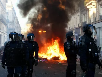 Stro&scaron;ki vse vi&scaron;ji, reven je že vsak sedmi Slovenec. Se tudi pri nas obetajo protesti?