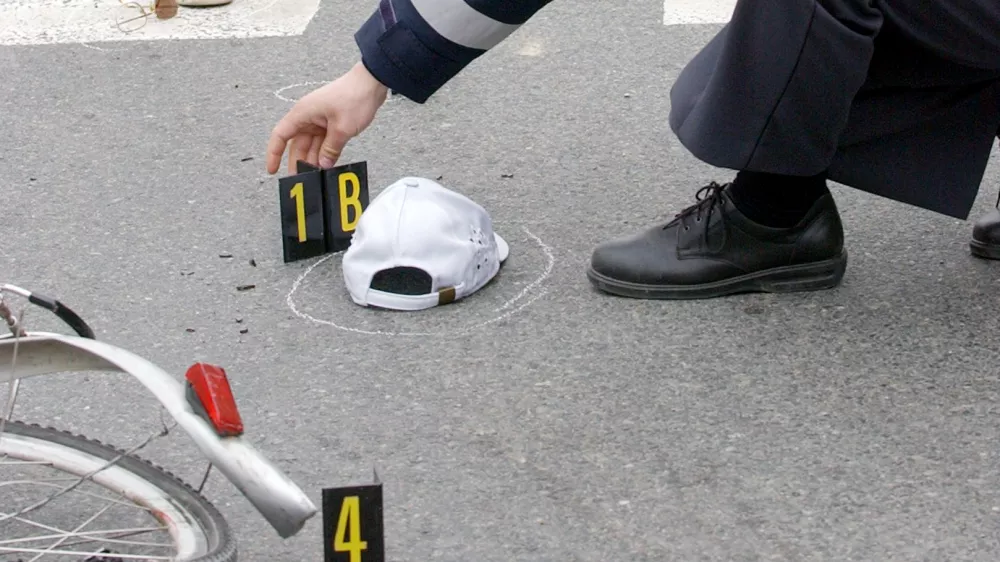 prometna nesreča - kolesar - avtobus, Policija