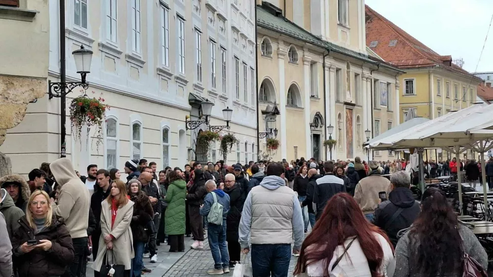 Ciril-Metodov trg, veleposlani&scaron;tvo srbije, volitve