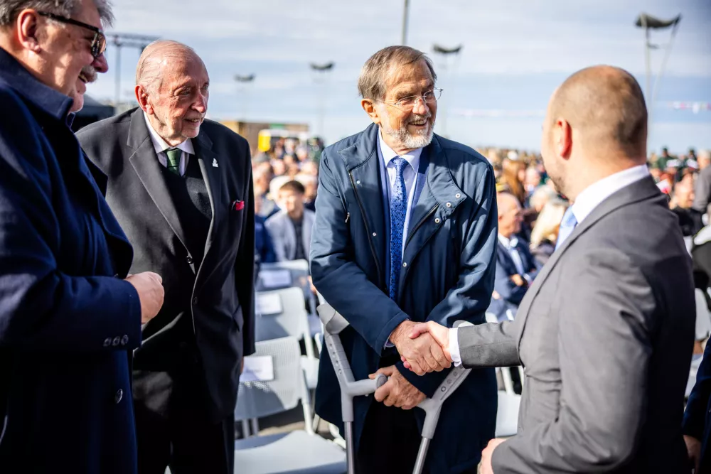 Koper, Ukmarjev trg.Drzavna proslava ob dnevu suverenosti.