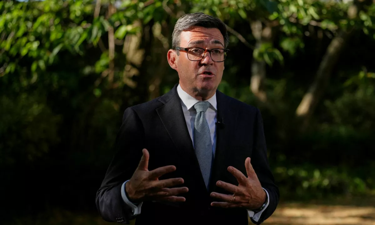 Burnham bi se pogovarjal o prostem gibanju delavcev med Britanijo in EU