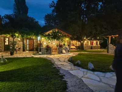 Chateau Orman nudi priložnost prenočitve in poku&scaron;ine tradicionalne makedonske kulinarike. 