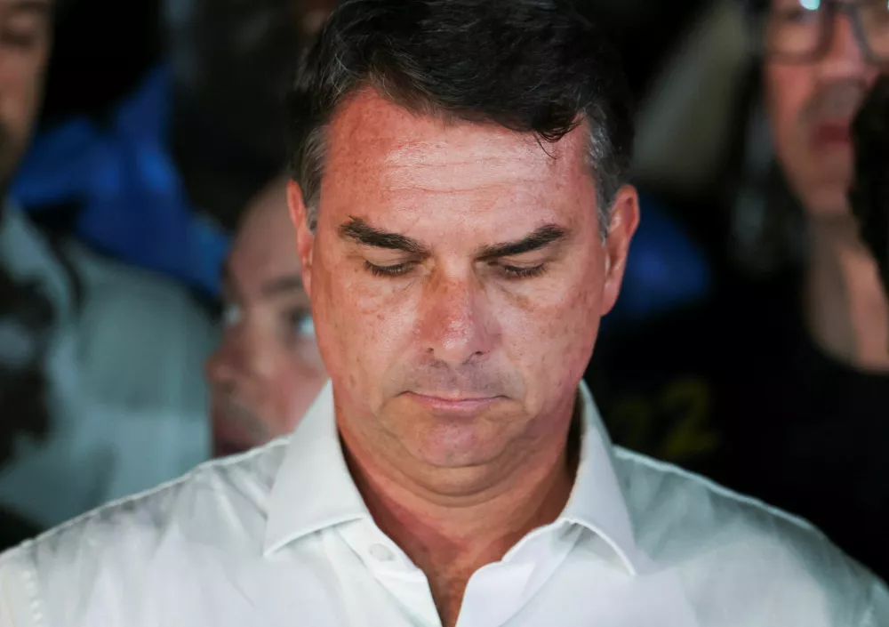 Brazilian presidential candidate Flavio Bolsonaro of the Liberal Party (PL) reacts as he speaks after losing the presidential runoff election, in Brasilia, Brazil October 25, 2026. REUTERS/Adriano Machado   TPX IMAGES OF THE DAY