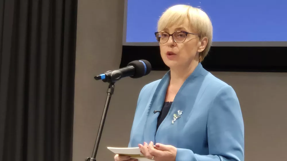 Nova Gorica, EPICenter.Podpisan memorandum za vzpostavitev Evropske Poti miru.Zbrane je nagovorila predsednica Natasa Pirc Musar.