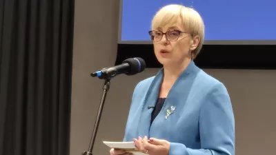 Nova Gorica, EPICenter.Podpisan memorandum za vzpostavitev Evropske Poti miru.Zbrane je nagovorila predsednica Natasa Pirc Musar.