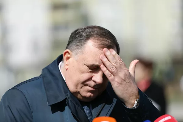 28.03.2023., Naselje Ada, Banjaluka (BiH) &ndash; Milorad Dodik, predsjednik RS, i Drasko Stanivukovic, gradonacelnik Banjaluke i jedan od oporbenih politicara, zajedno su dijelili kljuceve izbjeglim i raseljenim licima u stambenom objektu u naselju Ada. Svecanosti su prisustvovali i predsjedavajuca Predsjednistva BiH Zeljka Cvijanovic i direktor Republickog sekretarijata za raseljena lica i migracije Davor Cordas. Ovo je jedan od rijetkih susreta Dodika i Stanivukovica na nekom javnom skupu, a jedan dio javnosti i oporbenih politicara optuzuje Stanivukovica da je postao Dodikov saveznik. Photo: Dejan Rakita/PIXSELL