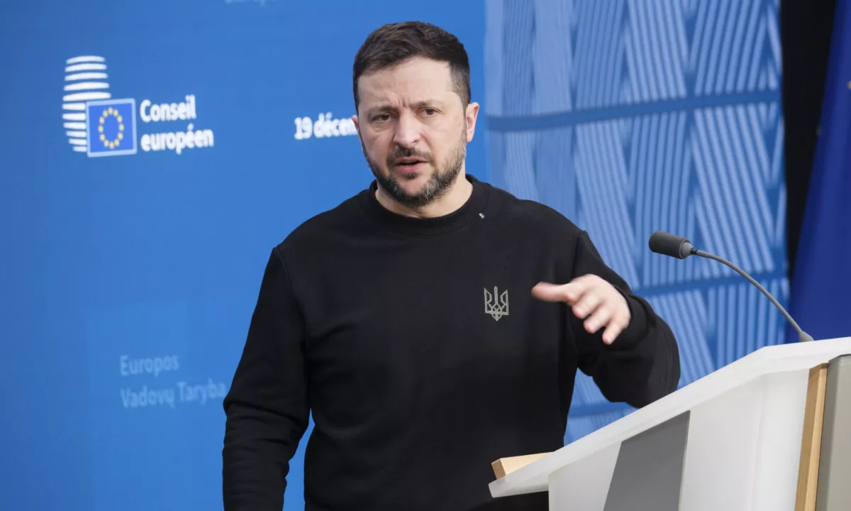 Ukrajina na prelomnici: Zelenski v negotovem plesu z Washingtonom in Moskvo