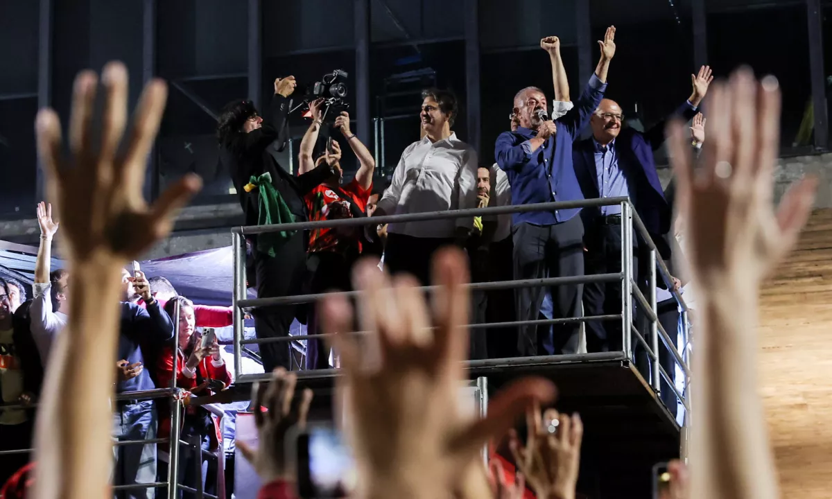 Preobrat v Braziliji: Lula zmagal, Bolsonaro molči in ne priznava poraza