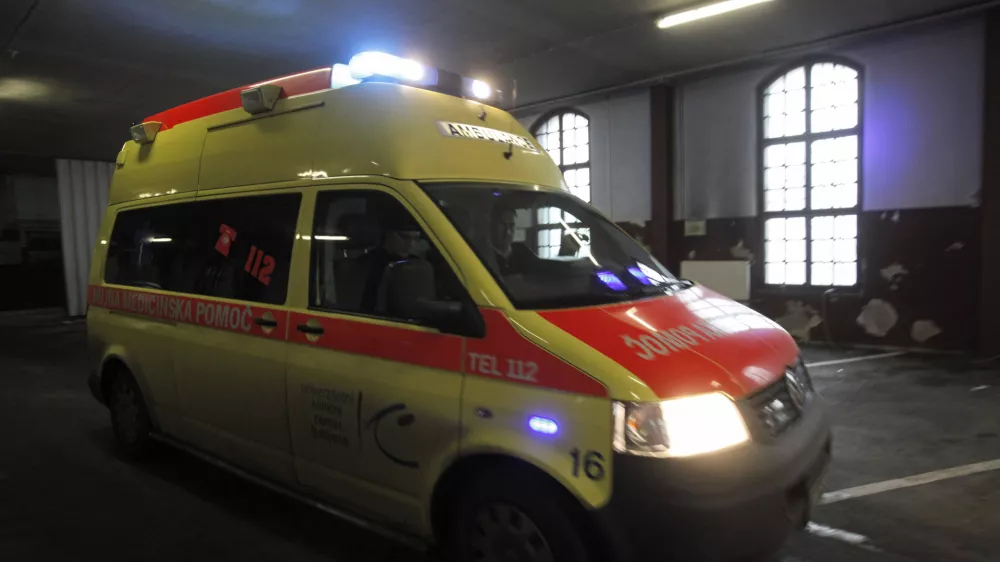 re&scaron;evalno vozilo (re&scaron;ilec)- Re&scaron;evalna postaja UKC v Ljubljani, preshopitalna enota nujne medicinske pomoči - re&scaron;evalci, Zalo&scaron;ka 25,  ///FOTO: Luka Cjuha