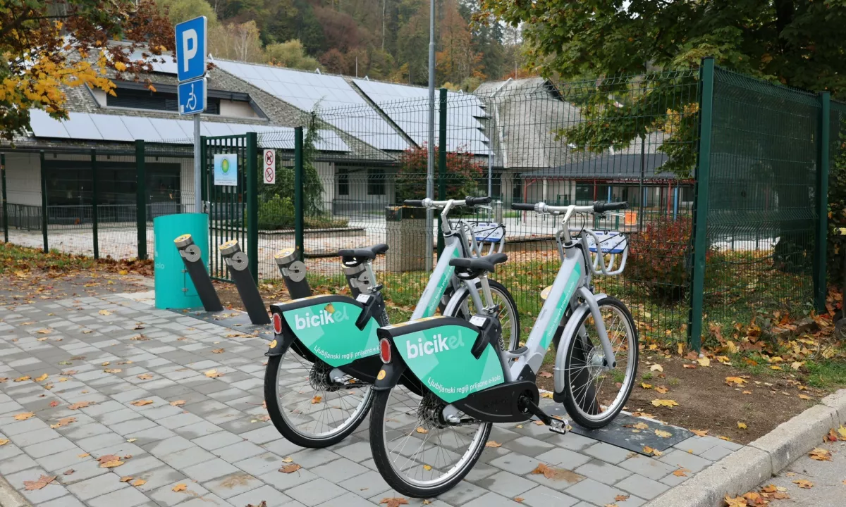 Po mengšu tudi z električnim kolesom: poglejte, kje si ga lahko izposodite