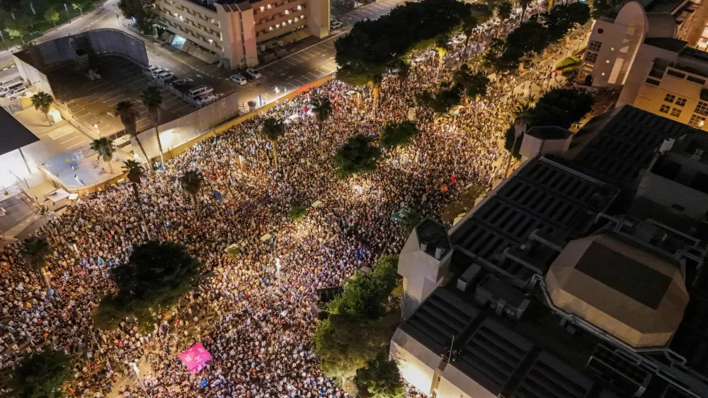 A drone photo of Israelis attending a rally to demand the establishment of an independent state commission of inquiry into the October 7, 2023, Hamas-led attacks and the events leading up to them, ahead of Israel's parliamentary election on October 27, in Tel Aviv, Israel, October 24, 2026. REUTERS/Amir Goldstein