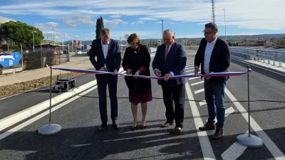 Z leve: predsednik uprave Darsa Peter Drobež, predsednica uprave Luke Nevenka Kržan, državni sekretar na ministrstvu za infrastrukturo Damijan Jaklin, koprski župan Aleš Bržan.