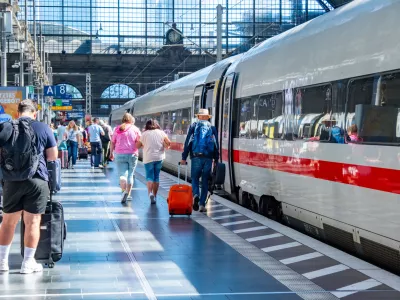 Deutsche Bahn je potnikom prepovedal pitje alkohola. / Foto: Istock