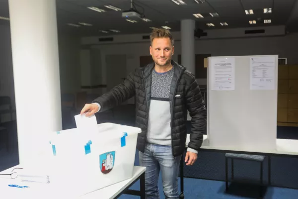 Stanovanja za mlade, robotika in starej&scaron;i: &scaron;tiri vizije za prihodnost Kočevja