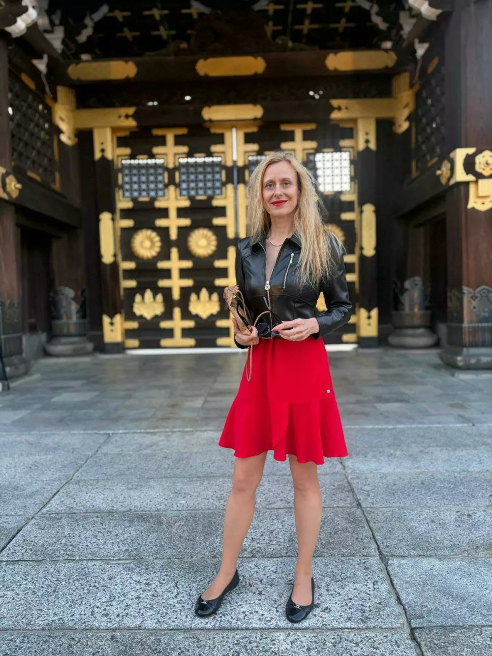 Rončevićeva pot na Japonsko stala več kot 32.000 evrov, ministrstvo &scaron;e skriva ime ponudnika vozovnic
