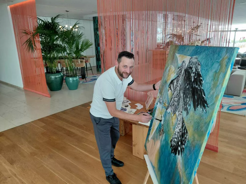 V hotelu Falkensteiner Hotel & Spa Jesolo se je na povabilo hotelirjev umetni&scaron;ke rezidence udeležil slovenski ilustrator Mitja Bokun. F Vesna Levičnik