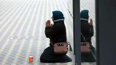 Pod pragom revščine že skoraj 300.000 Slovencev, najbolj ogroženi so starejši in samski
