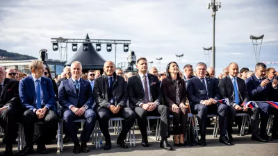 Koper, Ukmarjev trg.Drzavna proslava ob dnevu suverenosti.