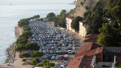 - avtomobili, javno parkiri&scaron;če.- 11.07.2024. - Parkiri&scaron;če Fornače pri Piranu.//FOTO: Bojan Velikonja