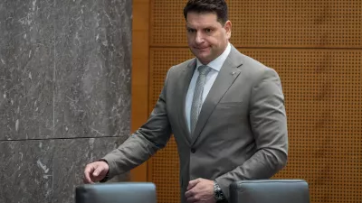 Ljubljana, DZ.Nadaljevanje redne seje DZ, na kateri so med drugim obravnavali novelo zakona o trgu financnih instrumentov ter predlog zakona o interventnih ukrepih za odpravo posledic suse v letu 2026.Predsednik DZ Zoran Stevanovic.