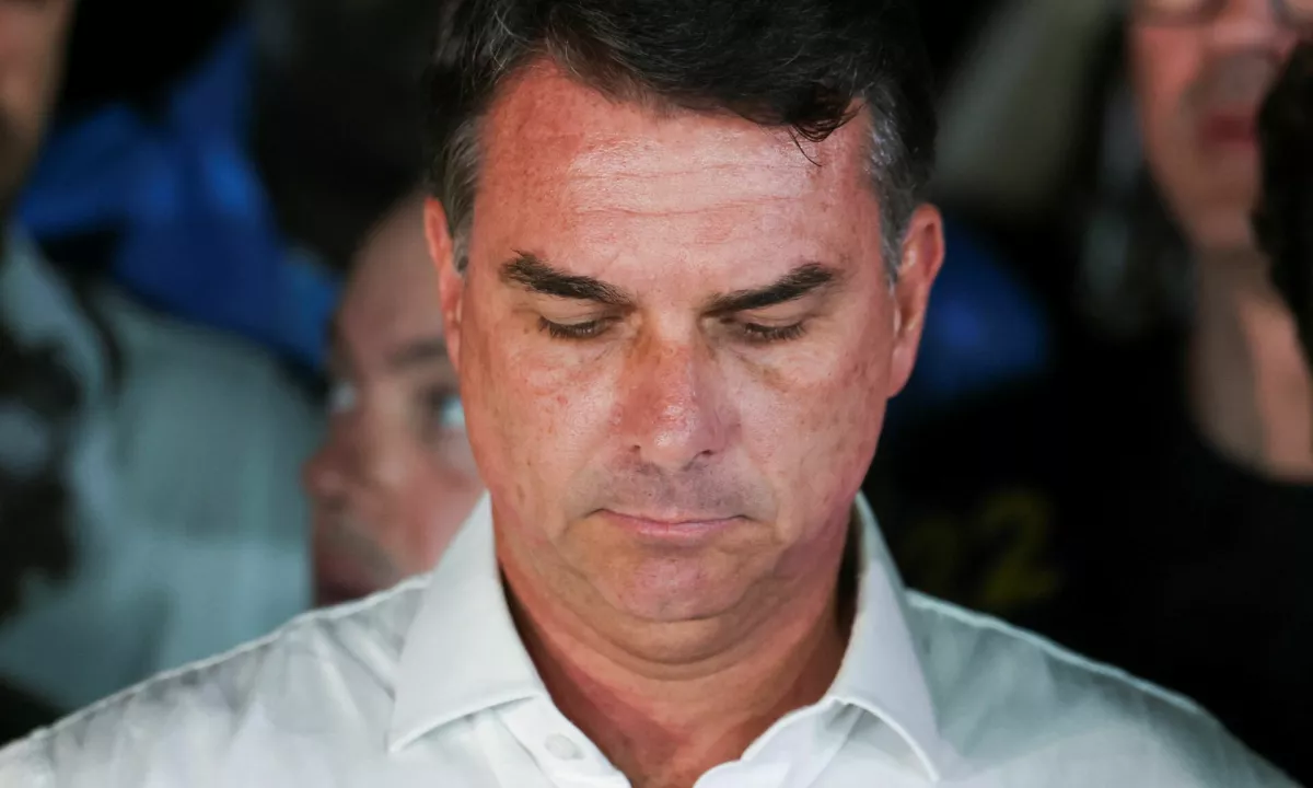 Bolsonaro po pobegu v ZDA vztraja pri zmagi na volitvah