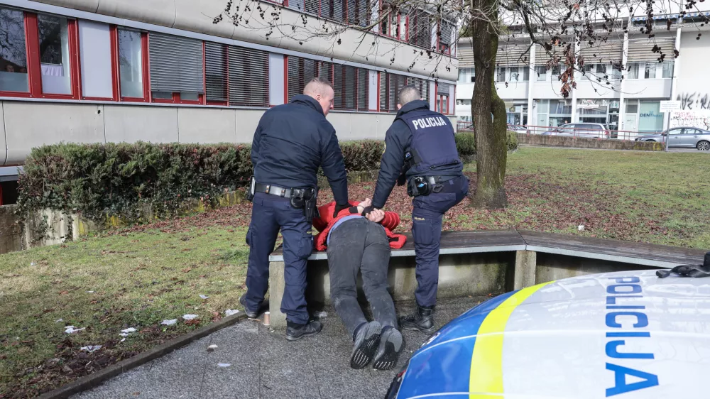 - 26.01.2026 - reportaža Metelkova - nevarna cona - &Scaron;utarjev zakon - policija, aretacija//FOTO: Jaka Gasar