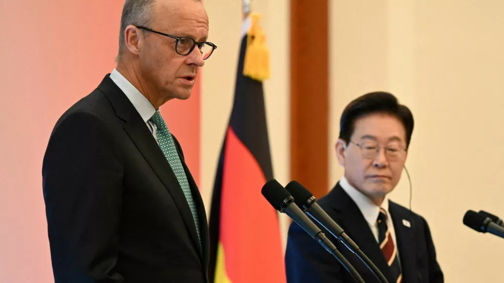 FILE PHOTO: German Chancellor Friedrich Merz and South Korean President Lee Jae Myung attend the joint press announcement at the presidential Blue House, in Seoul, South Korea October 29, 2026. Song Kyung-Seok/Pool via REUTERS/File Photo