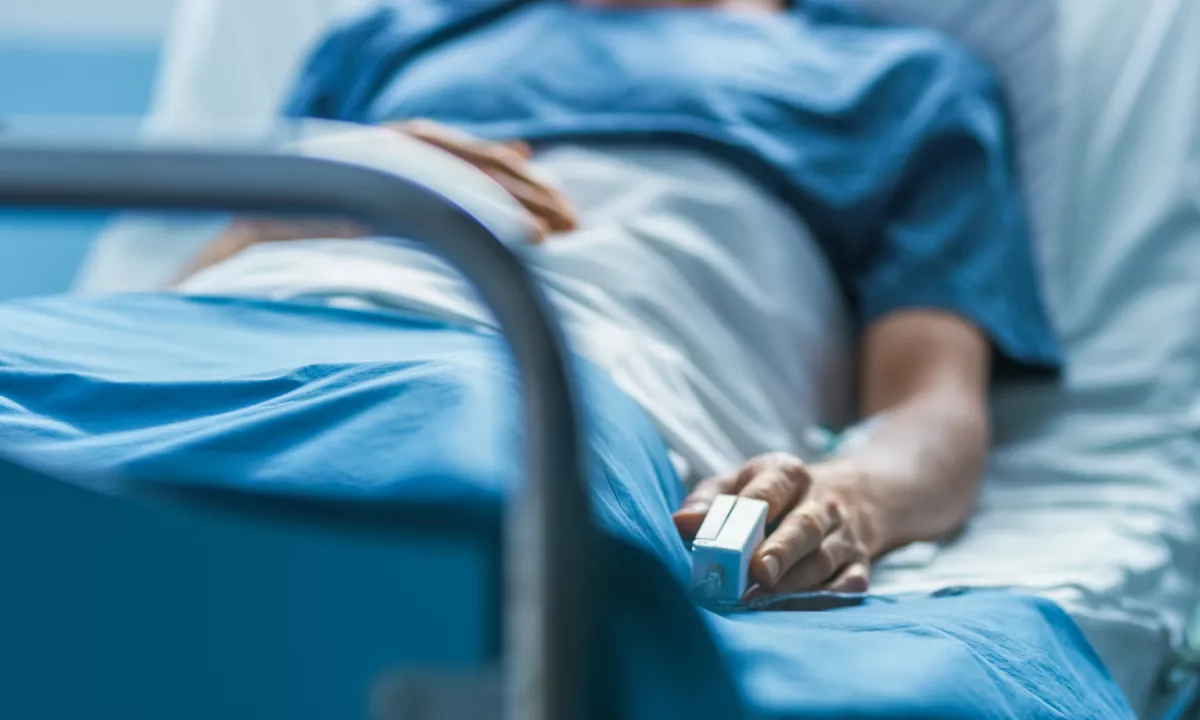 Nevarna širitev bakterij v bolnišnicah vse bolj otežuje zdravljenje okužb