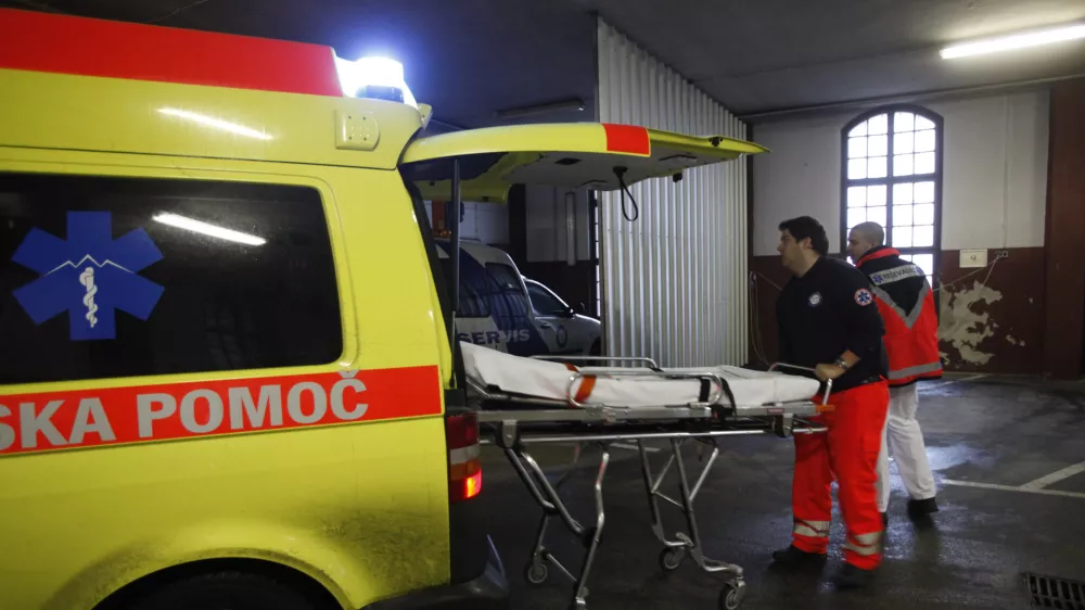 re&scaron;evalno vozilo (re&scaron;ilec)- Re&scaron;evalna postaja UKC v Ljubljani, preshopitalna enota nujne medicinske pomoči - re&scaron;evalci, Zalo&scaron;ka 25,  ///FOTO: Luka Cjuha