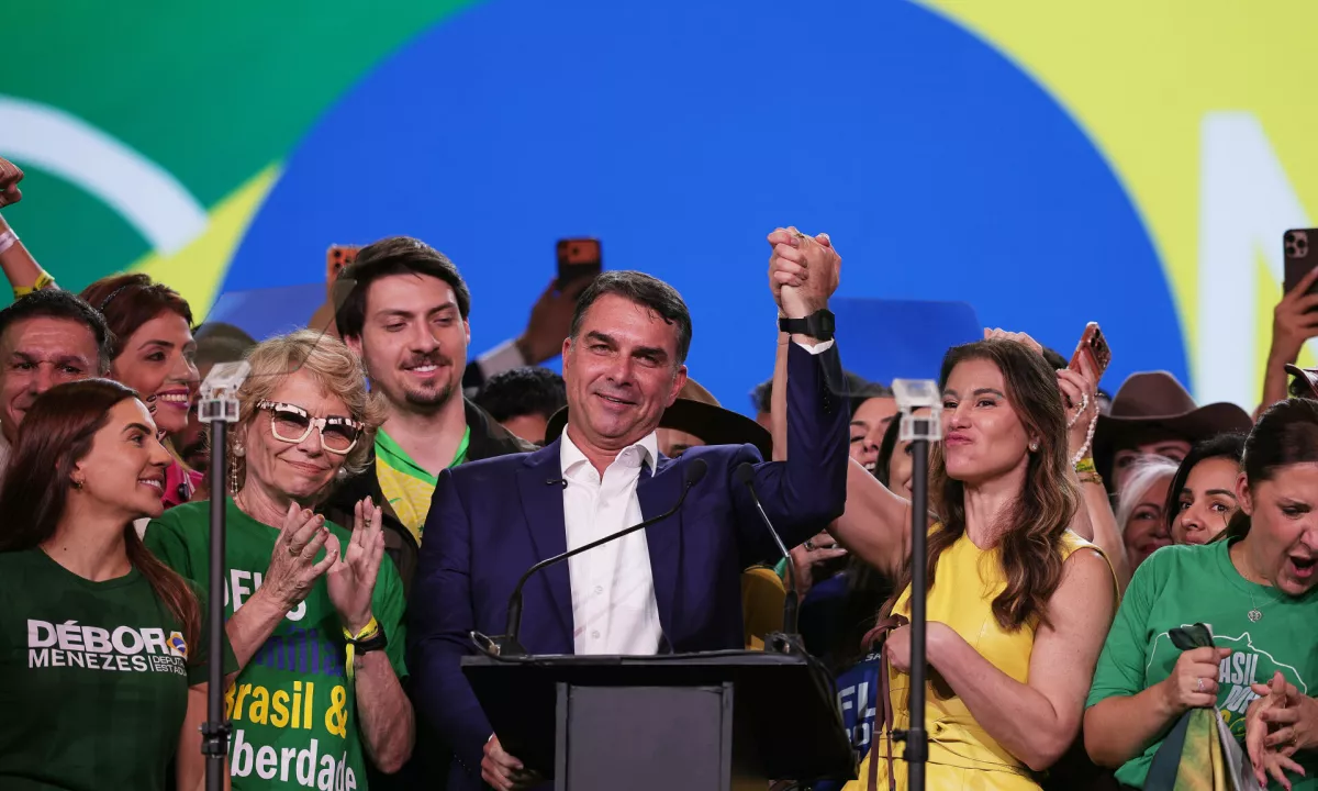 Bolsonaro po porazu napoveduje novo kandidaturo in napada Lulo