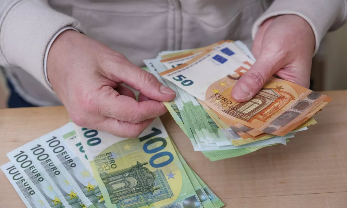 Svetovni dan varčevanja: kako varčevni smo in kdo ima slovensko bogastvo