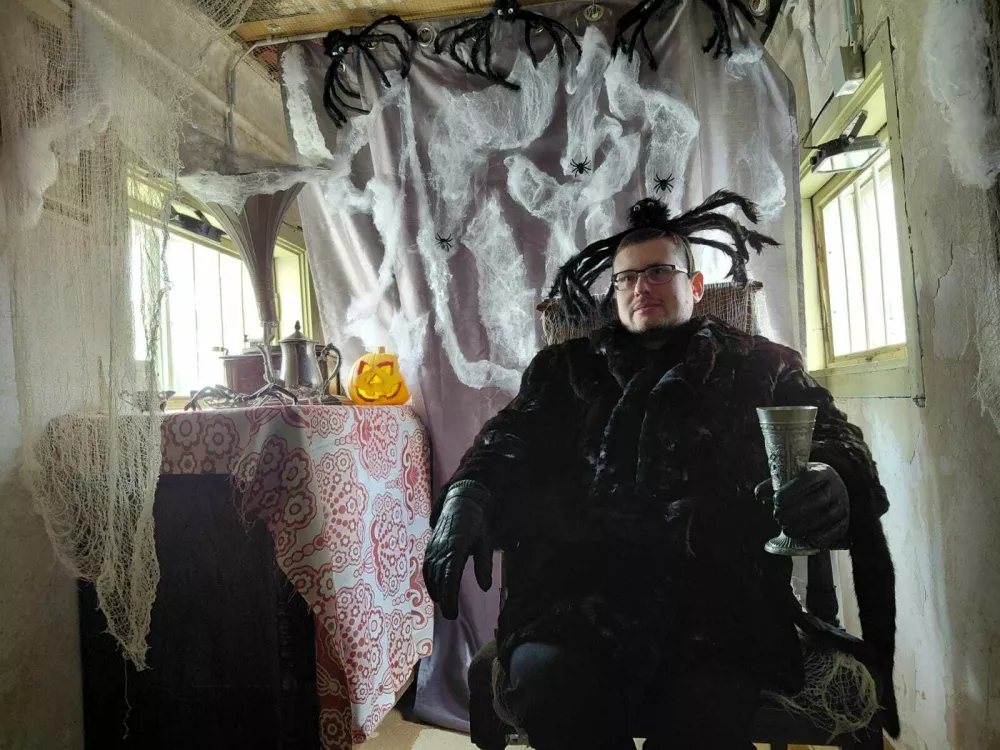 Pajek Smajek je v svojem domovanju čakal na obiskovalce. Foto: Vesna Levičnik