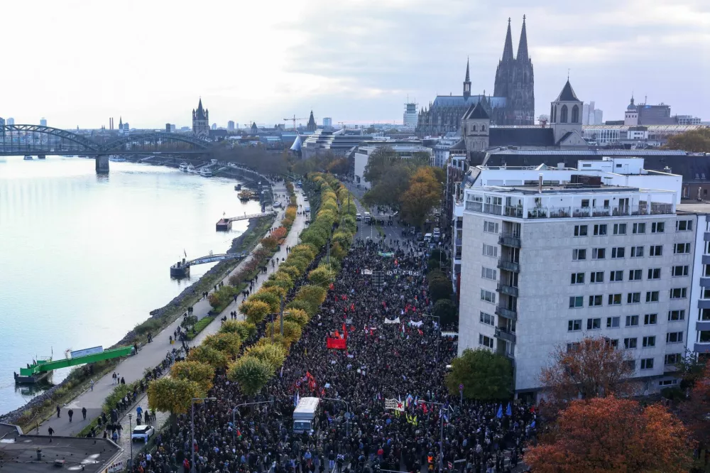 People attend a nationwide protest by campaign group Gen Z regelt (Gen Z takes charge) against underfunding of schools, cuts to education, social services, culture and healthcare, rising living costs, and military conscription, in Cologne, Germany, October 31, 2026. REUTERS/Thilo Schmuelgen
