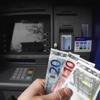 S tako imenovano phishing prevaro so si Romuni v enajstih dneh z bankomatov prisvojili več kot 46.000 evrov.&nbsp;