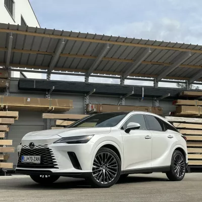 Lexus RX je na cestah že v obliki pete generacije... / Foto: Matjaž Terzič