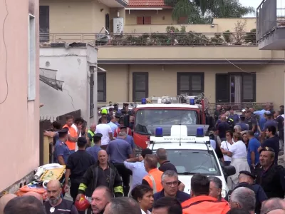 22 September 2024, Italy, Saviano: Emergency services work at the scene of a residential building which collapsed after a gas explosion near the southern Italian city of Naples. Photo: -/LaPresse via ZUMA Press/dpa